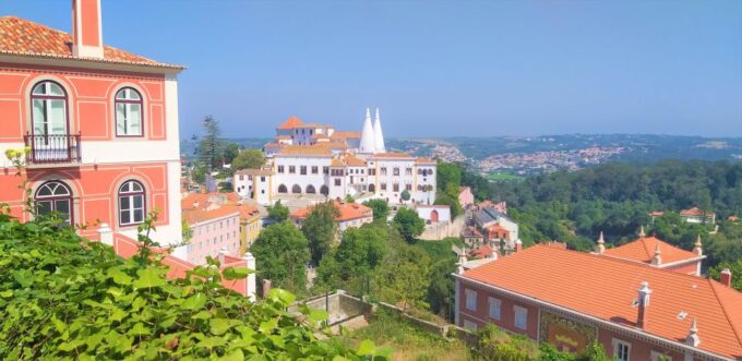 From Lisbon: Sintra, Regaleira and Pena Palace Guided Tour - Experience Pena Palaces Architecture