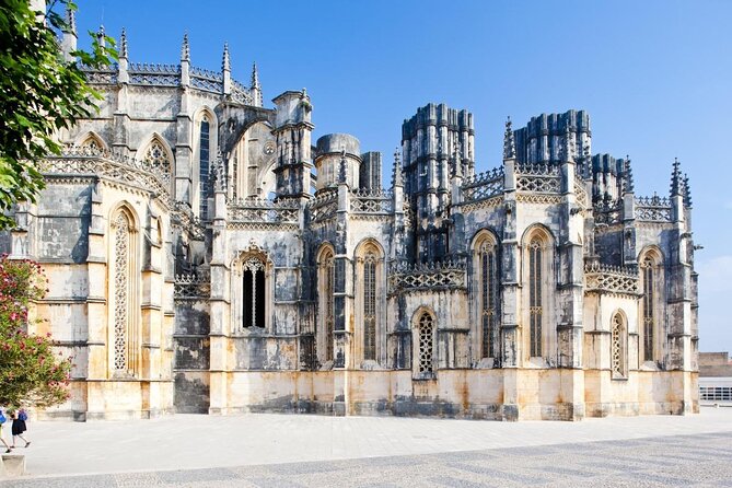 From Lisbon to Fátima, Batalha, Nazaré, and Óbidos Full Day Private Tour - Key Points