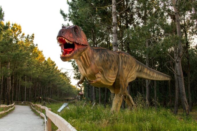 From Lisbon: Trip to Dinosaurs & Little Portugal Theme Parks - Highlights and Experiences