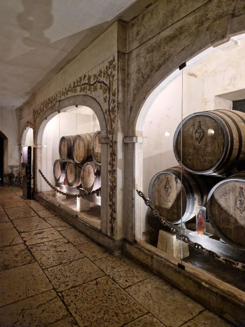 From Lisbon: Wine Tasting Tour and Traditional Tile Factory - Itinerary and Locations