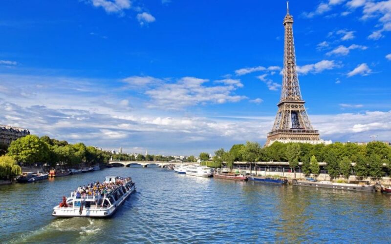From London: Day Trip to Paris Montmartre, Louvre and Seine - Eurostar Train Journey