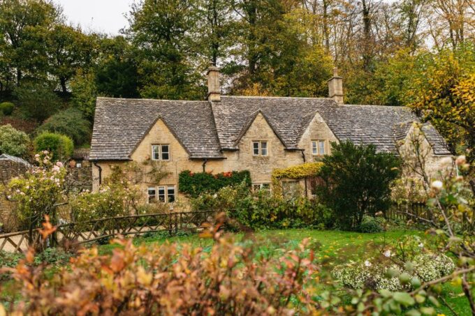 From London: Full-Day Cotswolds Tour With 2-Course Lunch - Included Amenities and Activities