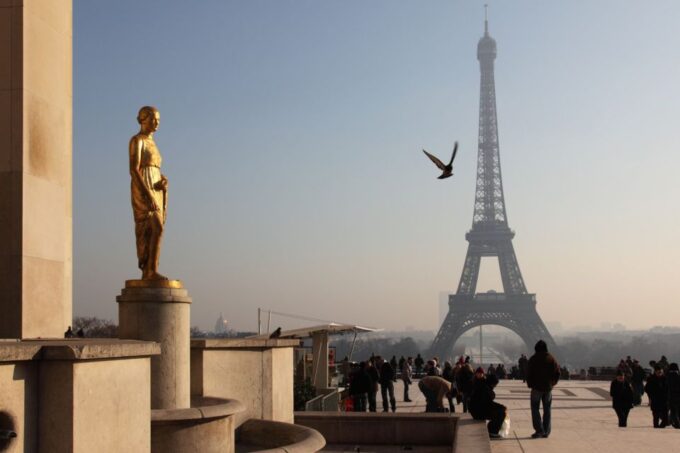 From London: Lunch at Eiffel Tower, Louvre and Notre Dame - Frequently Asked Questions