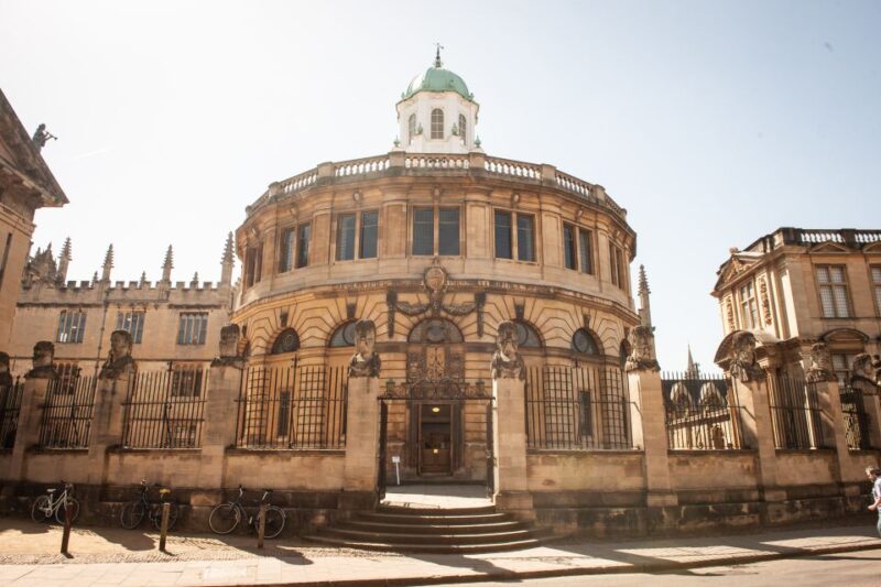 From London: Oxford and Cotswolds Villages Day Trip - Exploring Oxfords Christ Church College