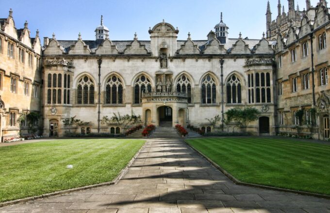 From London: Windsor, Oxford & Stonehenge Full-Day Trip - Booking and Logistics