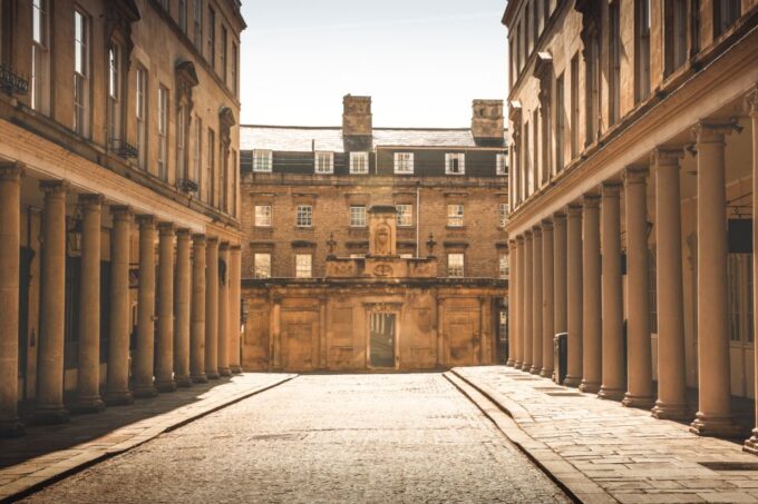 From London: Windsor, Stonehenge, Bath & Oxford 2-Day Tour - Meeting Point and Return Time