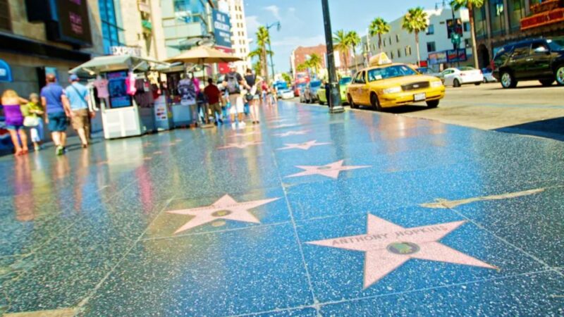 From Los Angeles: Full Day L.A Suburbs and Attractions Tour - Scenic Drive on Mulholland Drive
