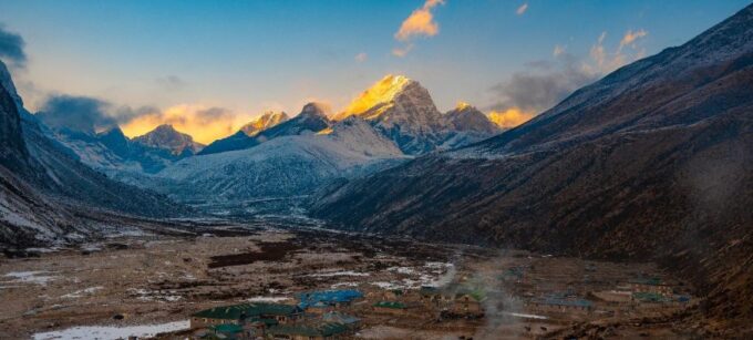 From Lukla: 11 Day Everest Base Camp With Kala Patthar Trek - Trekking Seasons and Weather