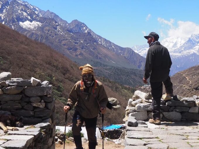 From Lukla: 15 Day Everest Two Passes Trek With Local Guide - Health and Safety Considerations