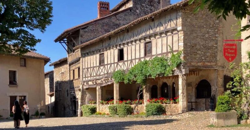From Lyon: Medieval Town of Pérouges Half Day Tour - Itinerary Details