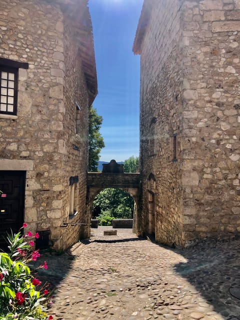 From Lyon: Medieval Town of Pérouges Half Day Tour - Pickup Location