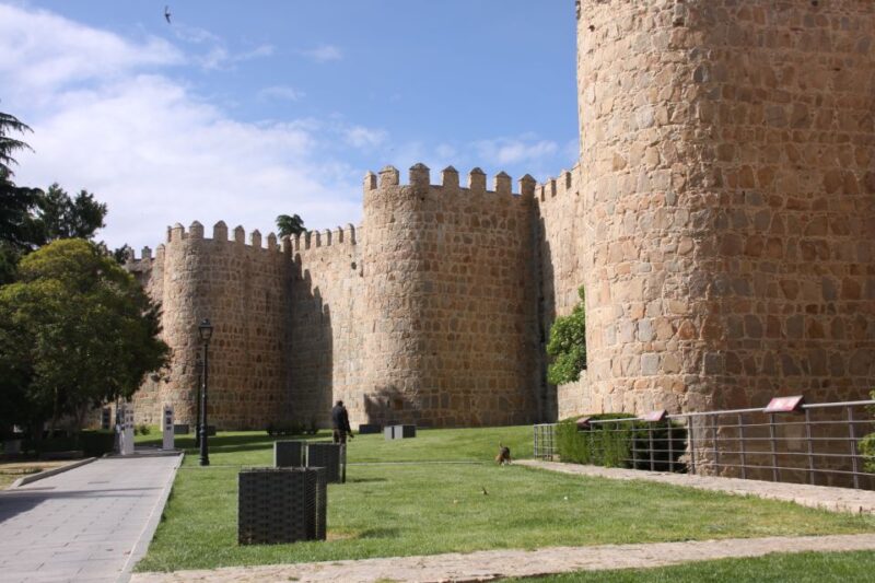 From Madrid: Avila and Segovia Full-Day Tour - Exploring Ávila