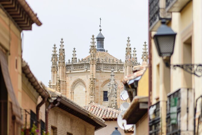From Madrid: Full-Day Medieval Tour in Toledo and Ávila - Transportation and Meeting Point