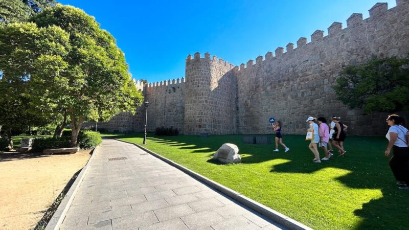 From Madrid: Full Day Tour to Segovia and Ávila - Getting to the Meeting Point