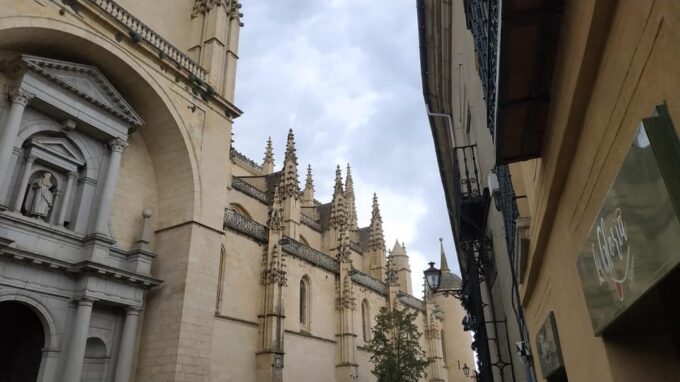 From Madrid: Half-Day or Full-Day Trip to Segovia - FAQ