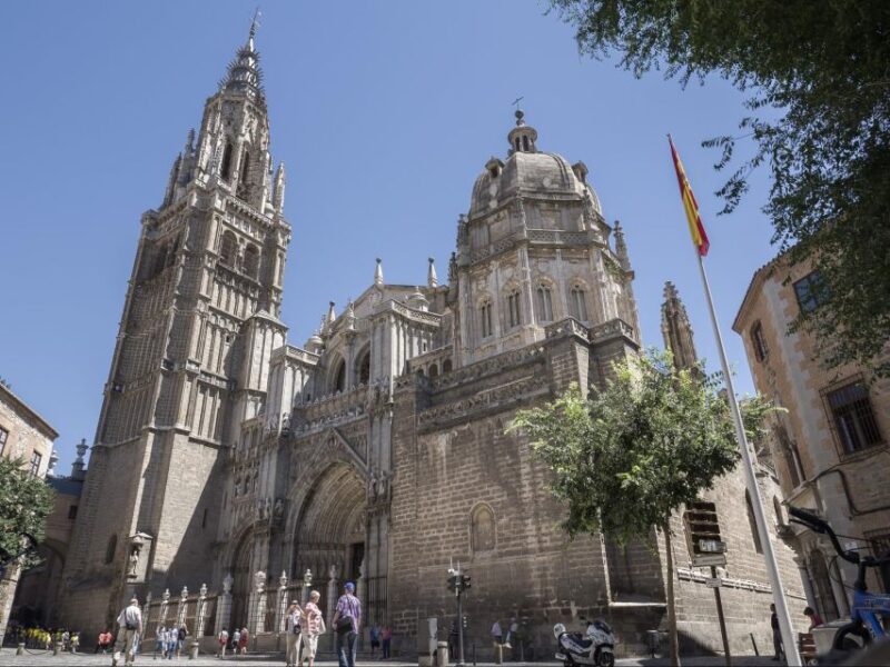 From Madrid: Private Day Trip to Toledo With Licensed Guide - Visiting the Alcázar of Toledo