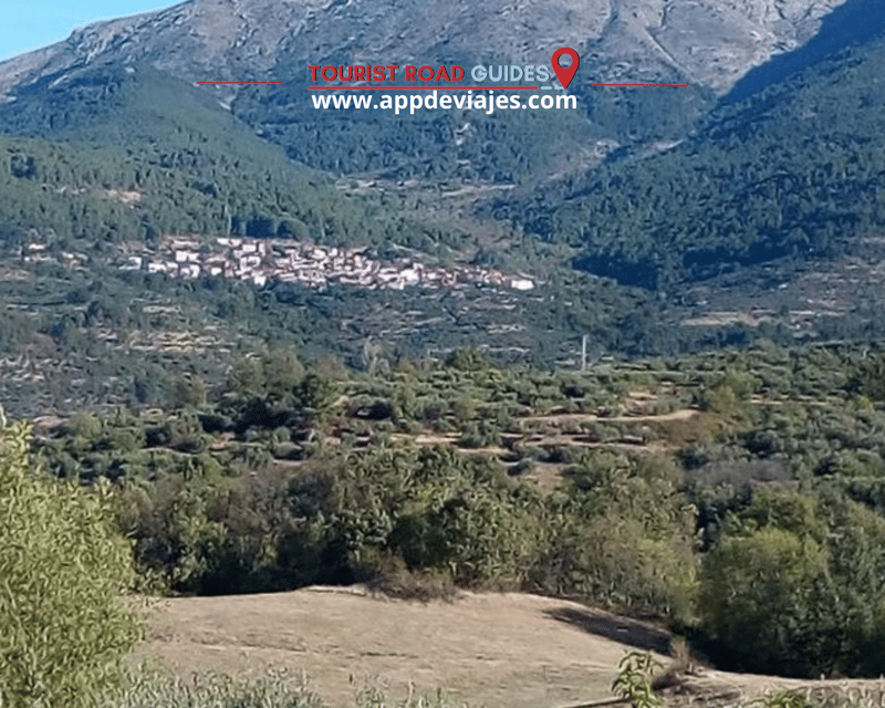 From Madrid: Private Tour of Ávila With Bulls, Bees, and Castles - Visiting Ávila City