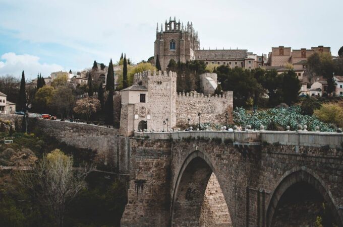 From Madrid: Private Transfer to Toledo - Professional Chauffeurs