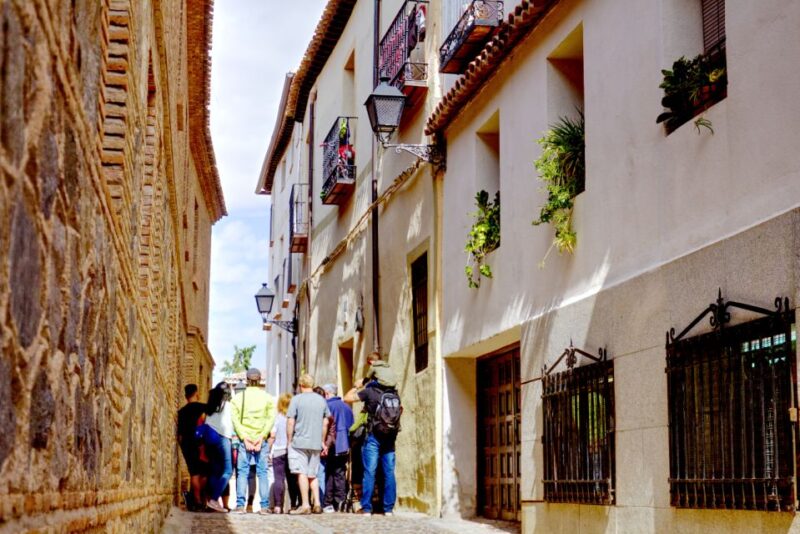 From Madrid: Toledo Guided Day Trip - Meeting Point and Transportation