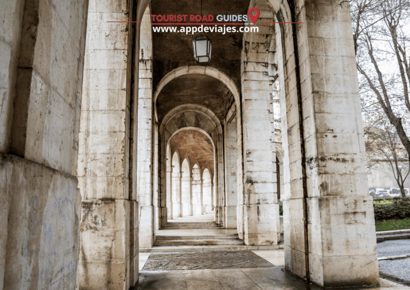 From Madrid: Tour Private Aranjuez & Toledo - Royal Palace of Aranjuez
