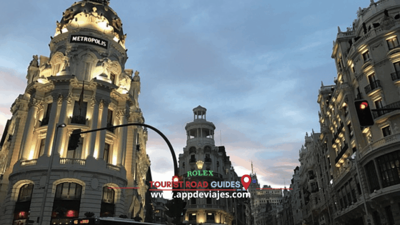 From Madrid: Tour Private Walking 3 Hours - Key Points