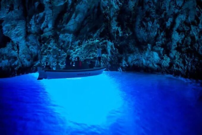 From Makarska - Private Luxury Boat Tour to Blue Cave - Group Size