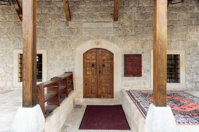 From Makarska Riviera: Day Trip to Mostar - Exploring Mostars Landmarks