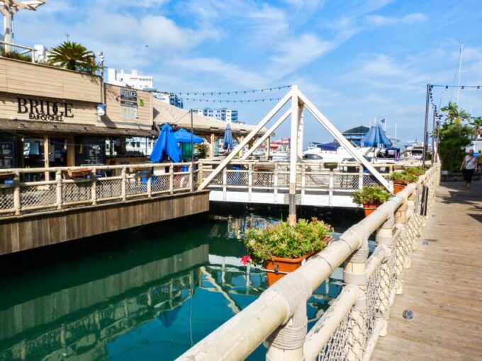 From Malaga: Day Trip to Gibraltar and Dolphin Boat Tour - Exploring Gibraltar