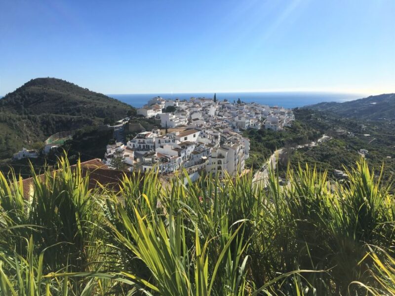From Malaga: Frigiliana Hiking Tour With Wine & Appetizers - Hike Duration and Difficulty