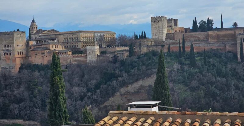 From Málaga: Granada and Alhambra Surroundings Day Trip - Itinerary Highlights
