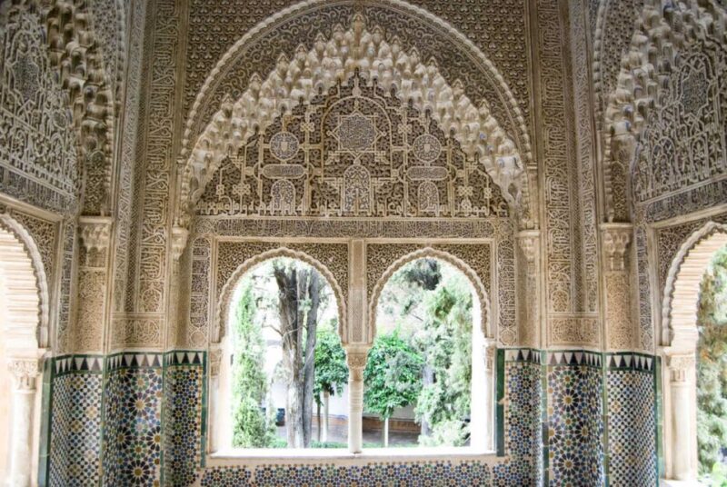 From Malaga: Granada Full-Day Trip With Alhambra - Exploring Generalife Gardens
