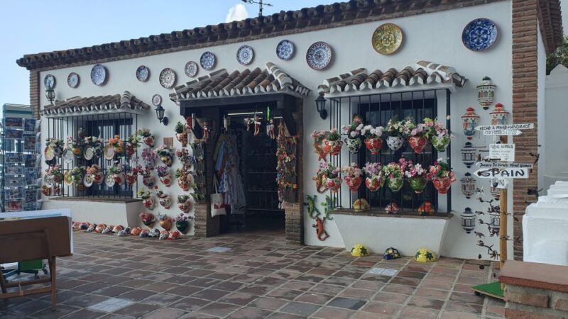 From Málaga: Guided Tour of Marbella, Mijas, and Puerto Banús - Itinerary Details
