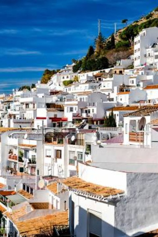 From Málaga: Marbella, Mijas and Puerto Banús Tour - Itinerary Highlights
