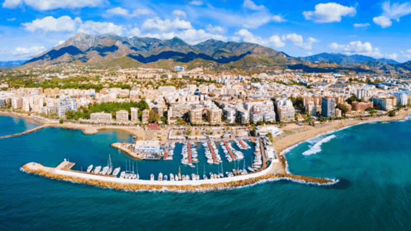 From Málaga: Marbella, Mijas and Puerto Banús Tour - Transportation and Comfort