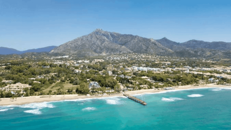 From Málaga: Marbella, Mijas and Puerto Banús Tour - Discover Mijas