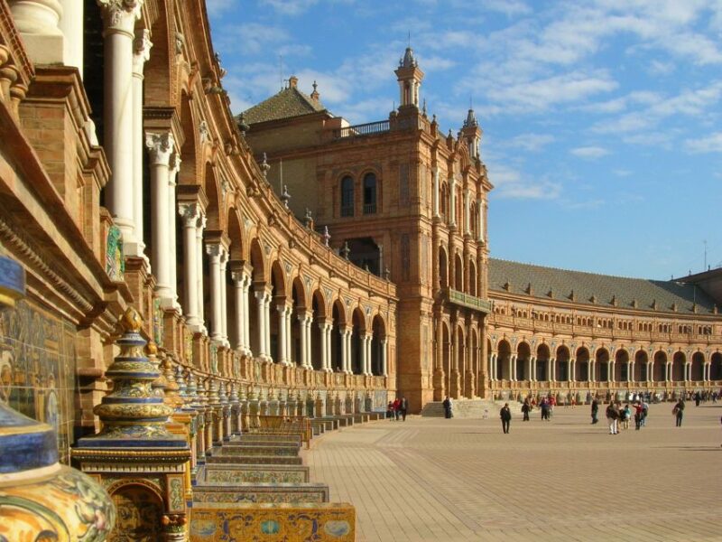 From Malaga: Private Seville, Alcazar and Cathedral Day Trip - Exploring the Old Town