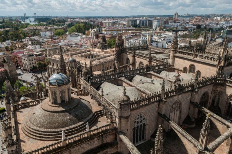 From Malaga: Private Seville, Alcazar and Cathedral Day Trip - Discovering the Seville Cathedral