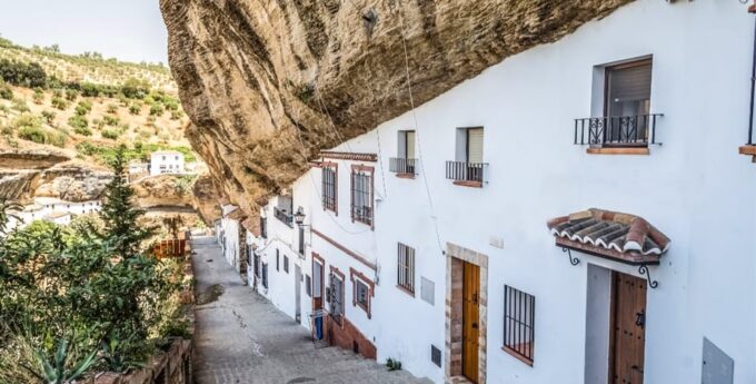From Malaga: Ronda and Setenil De Las Bodegas Complete Tour - Exploring Ronda: A Journey Through History and Architecture