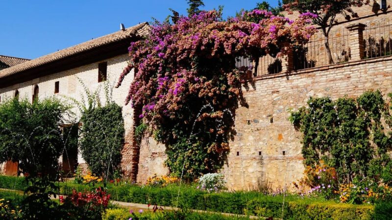 From Málaga: Sunset Alhambra Tour With Tickets - Key Sites Visited