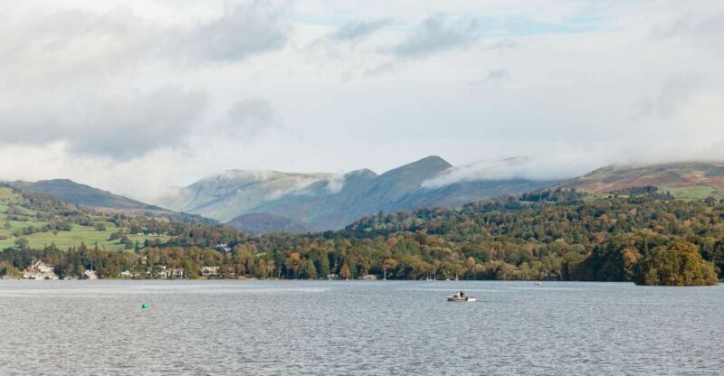 From Manchester: Lake District Bus Tour & Windermere Cruise - Wordsworths Dove Cottage in Grasmere