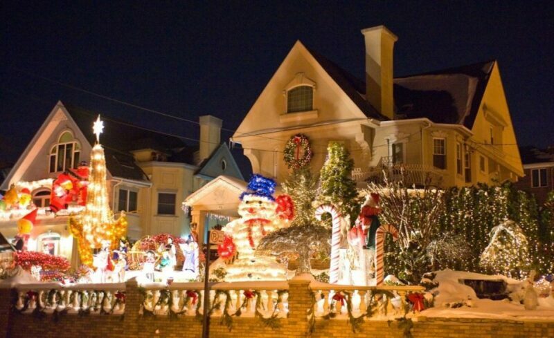 From Manhattan: 4-Hour Christmas Lights Luxury Bus Tour - Exploring the Tour in Detail