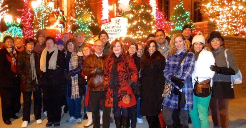 From Manhattan: 4-Hour Christmas Lights Luxury Bus Tour - Exploration of Dyker Heights