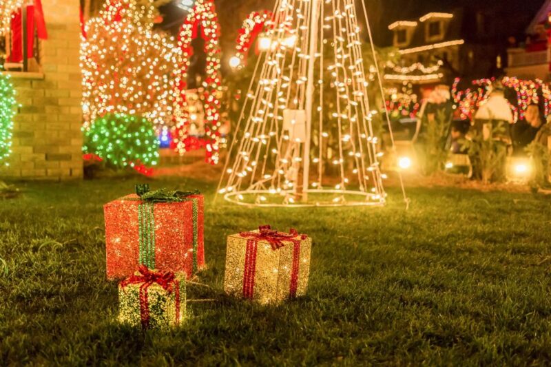 From Manhattan: Dyker Heights Holiday Bus Tour - Price and Duration