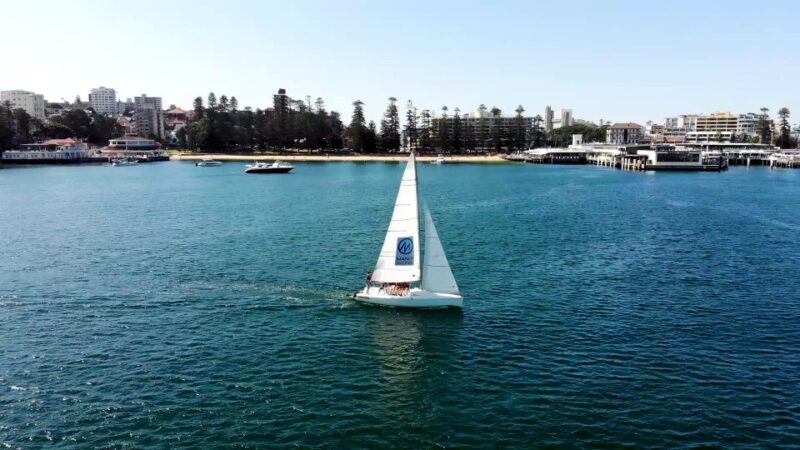 From Manly: Sydney Harbour Hands-On Taster Yacht Cruise - Group Size and Instruction