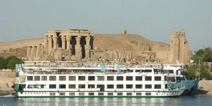 From Marsa Alam: 9-Day Egypt Tour With Nile Cruise, Balloon - African Safari Park