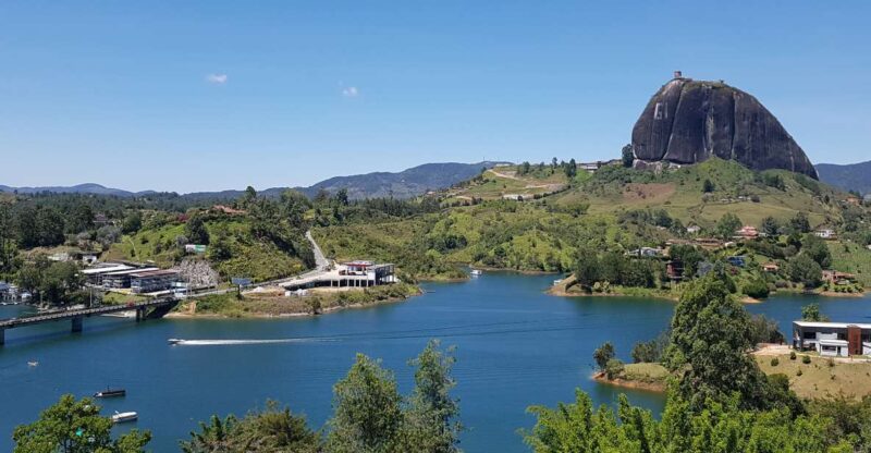 From Medellín: El Peñón Rock and Guatapé Town Private Tour - Itinerary and Experience