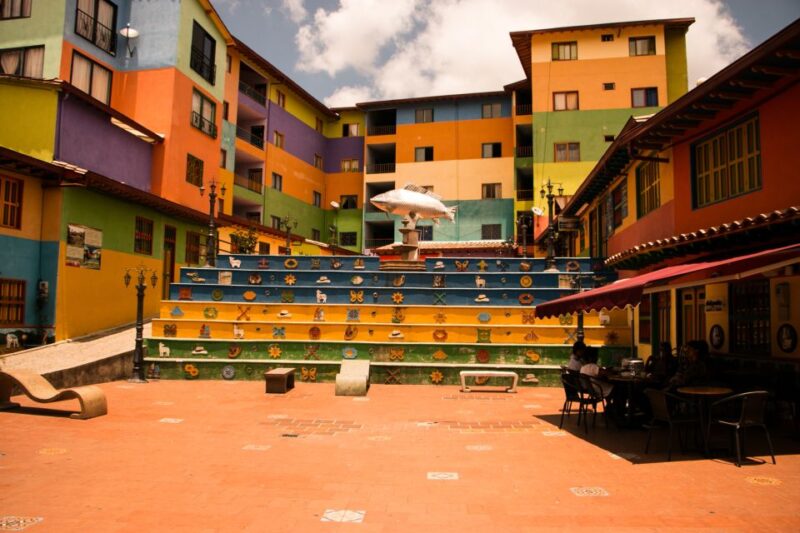 From Medellín: Guatapé and El Peñol Guided Tour - Itinerary Highlights