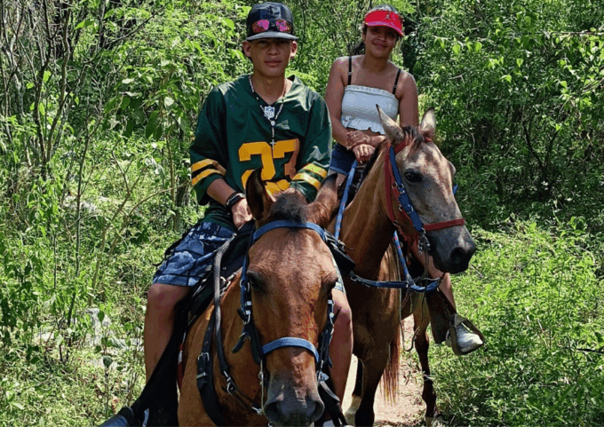 From Medellín: Horseback Tour + Visit to Santa Fe De Antioquia - Meeting Point and Arrival