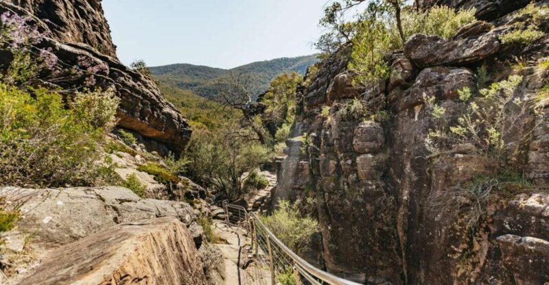 From Melbourne: Grampians National Park Group Tour - Lunch Break in Halls Gap