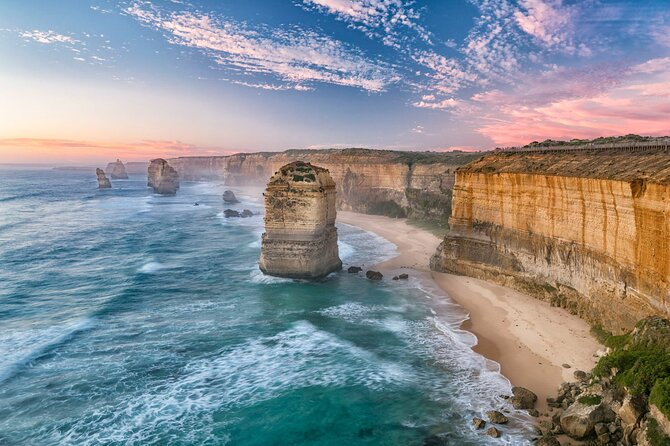 From Melbourne: Great Ocean Road 1-Day Tour in Chinese - Friendly Driver and Guide